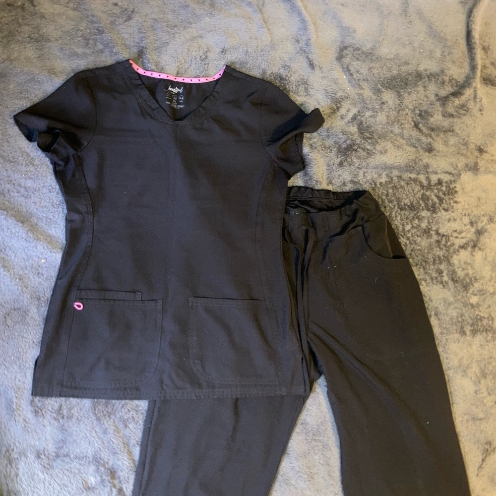 Women’s HeartSoul black jogger scrub set